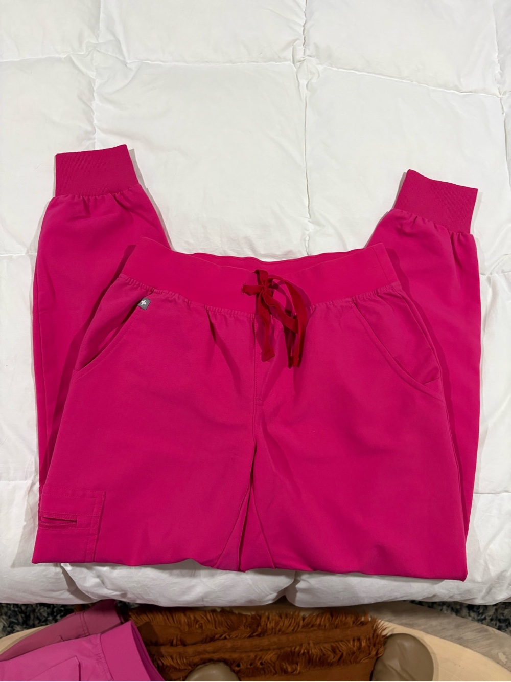 Figs XXS/P Women's Bright Fuchsia Jogger Pants